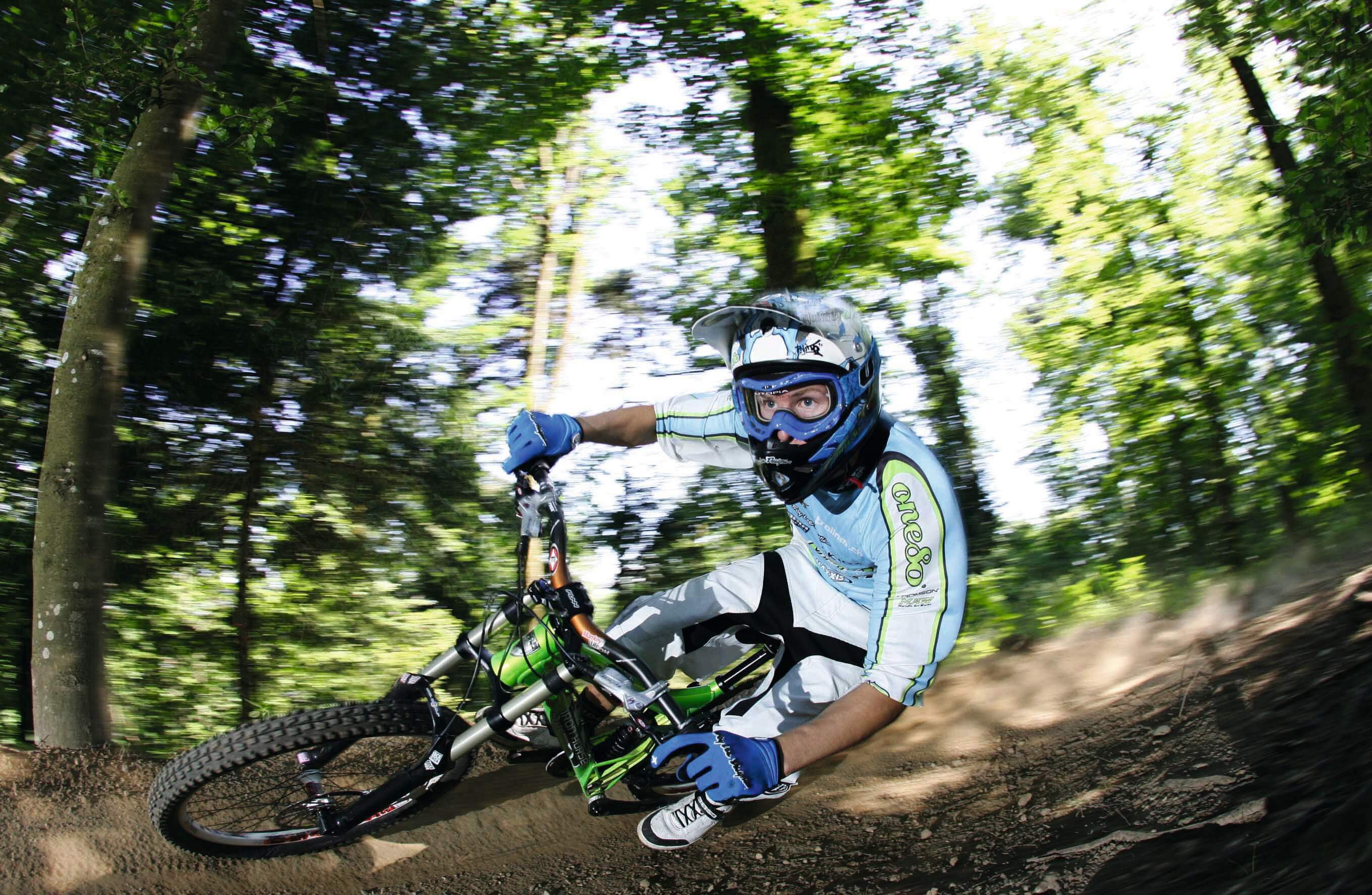 downhill fahrrad fahren